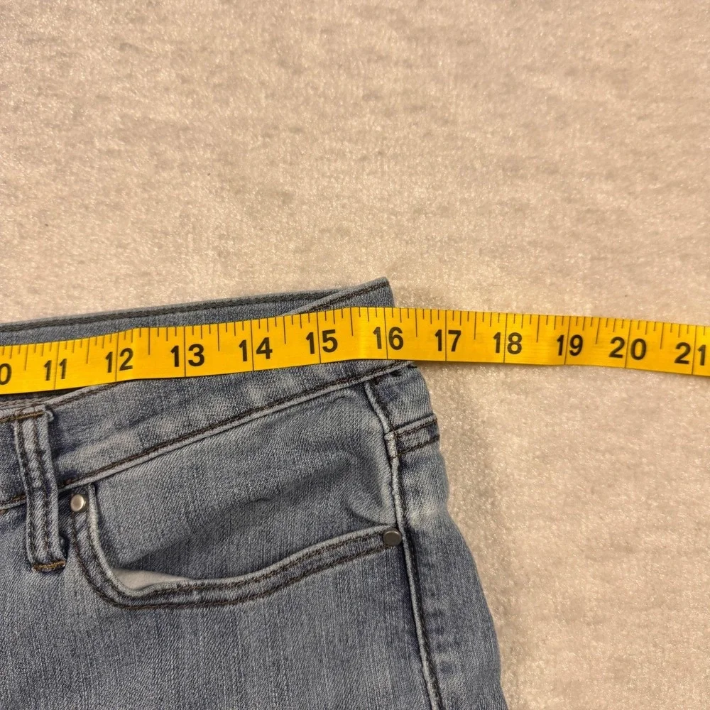 DKNY Jeans Bleecker Boyfriend Light Wash Denim Jeans Size 8‎